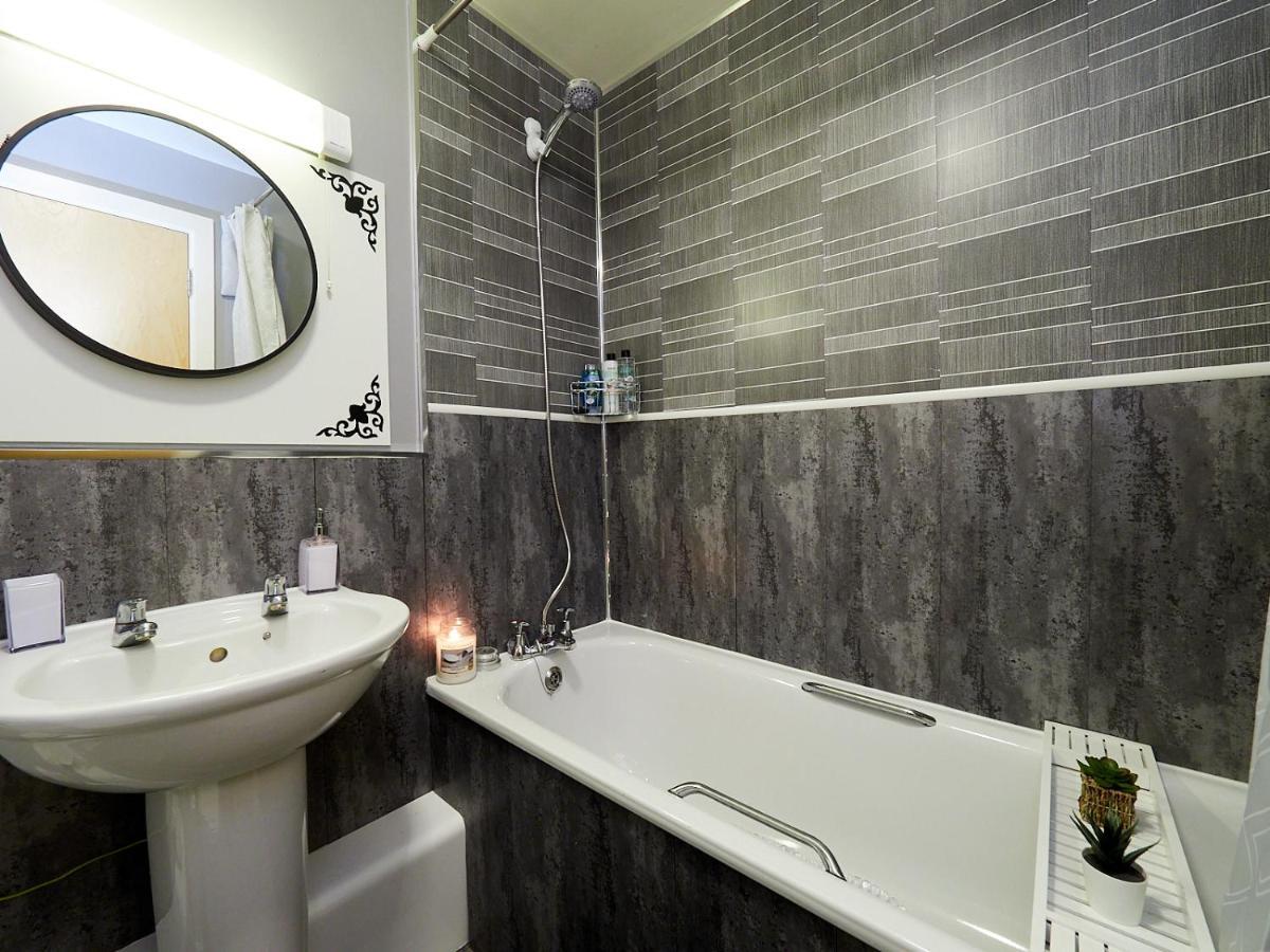 Beauchamp Suite In Coventry City Centre Cv1 For Contractors Professionals Tourists Relocators Students And Family Extérieur photo